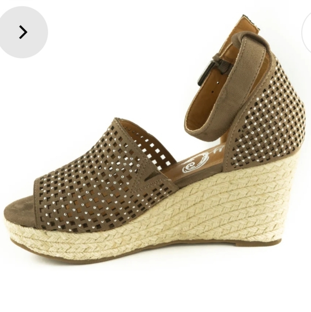 Very G Brown Peep-Toe Sandals